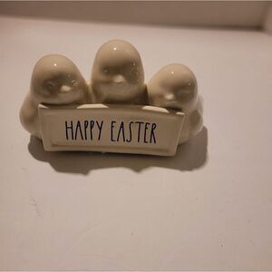 Rae Dunn Happy Easter ceramic ll trio of chicks holding a sign Happy Easter Nwt